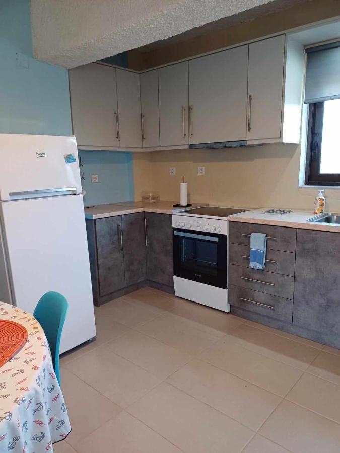 2 * Kria Vrisi (Kireas)